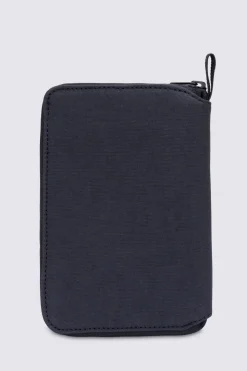Macpac Quest Passport Folio RFID