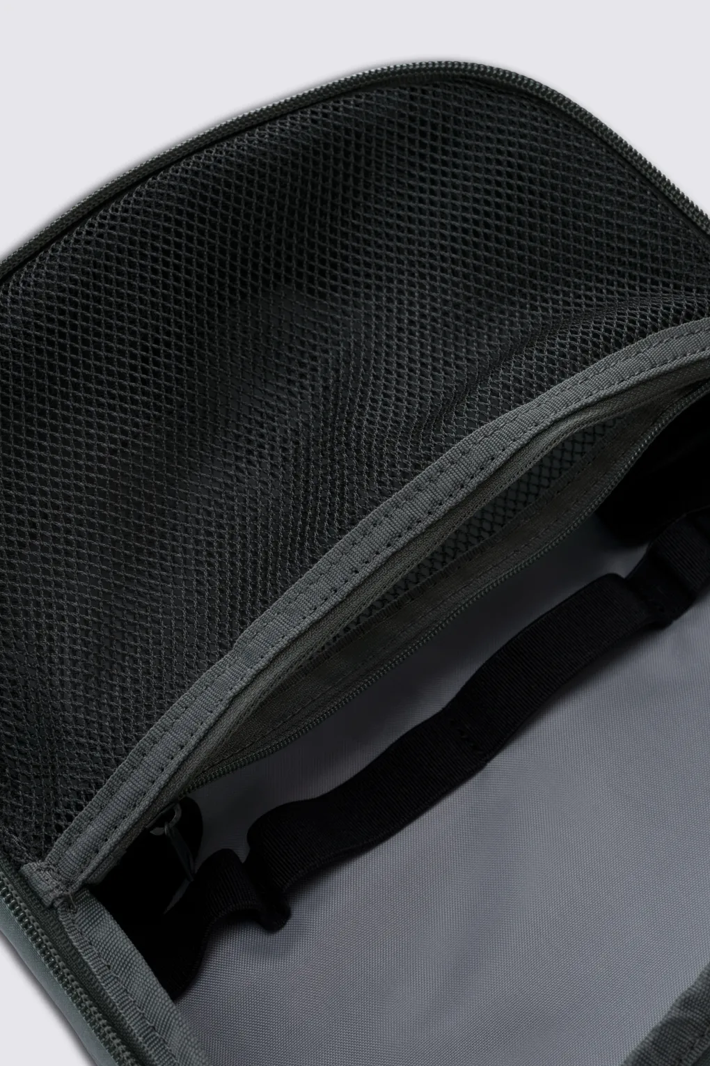 Macpac Quest Washbag