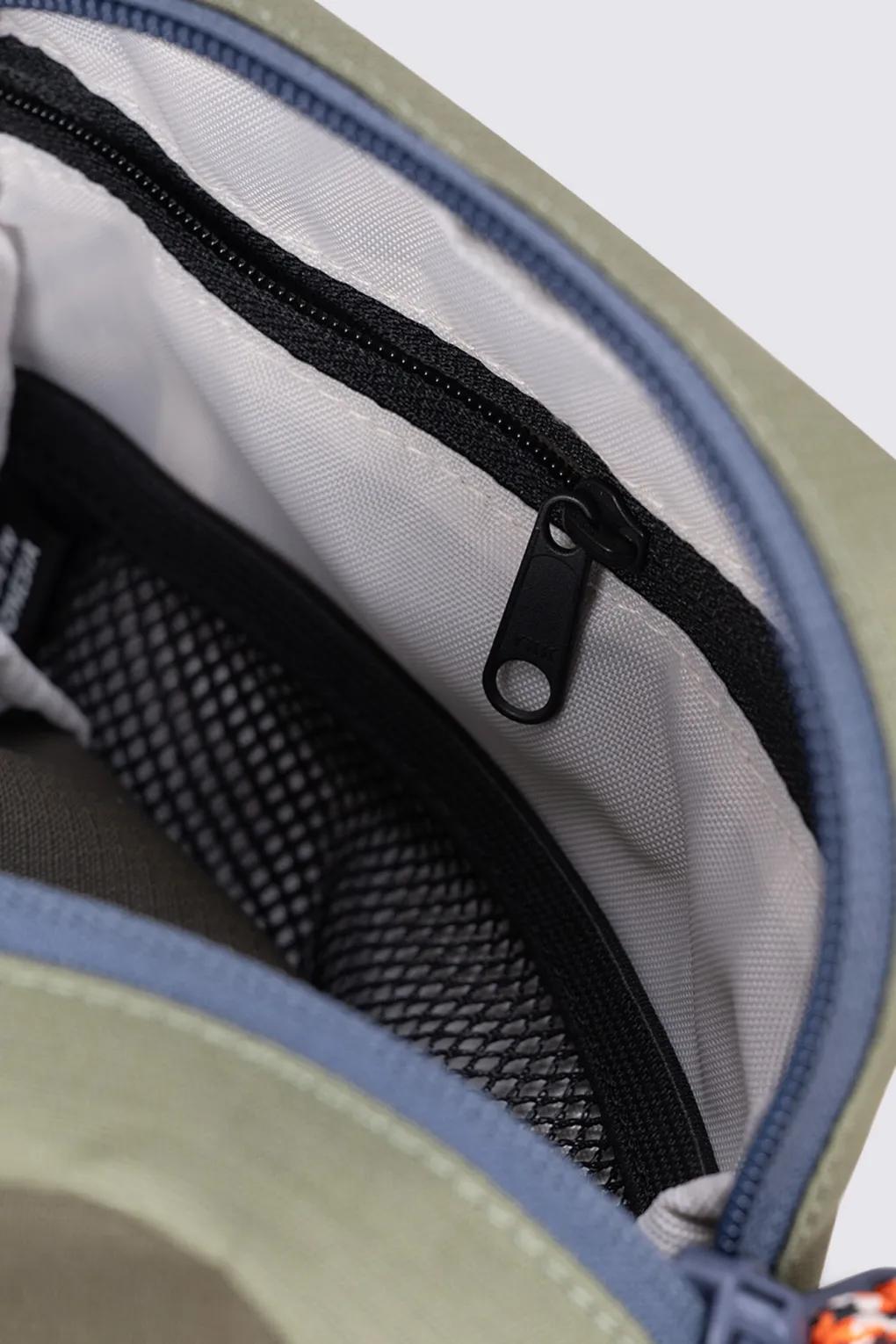 Macpac Wilderness Crossbody V2