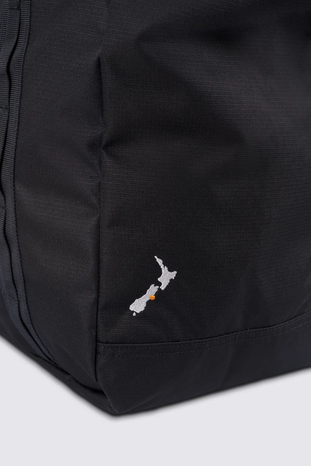 Macpac Wilderness Tote V2